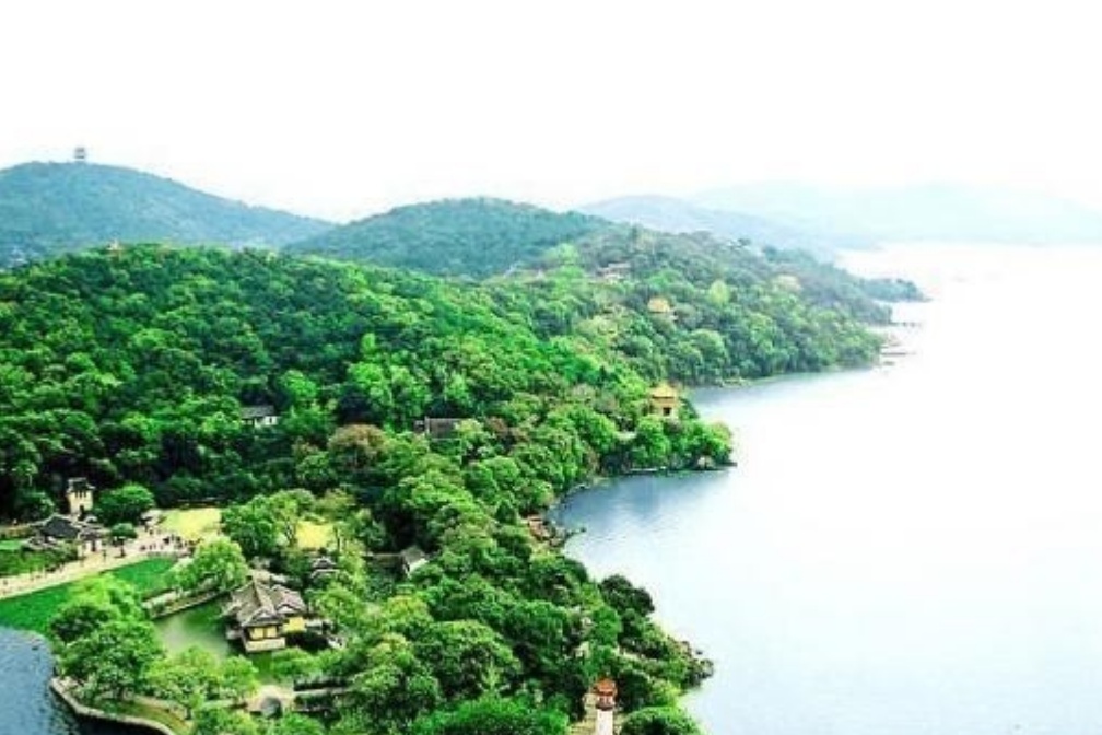 Qinhu Lake